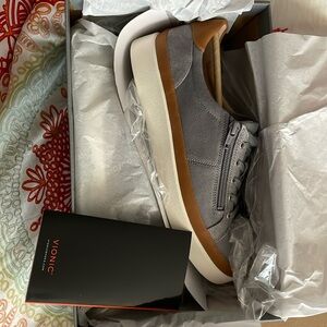 VIONIC MAYRA sneaker,  US 8.5M, gray suede